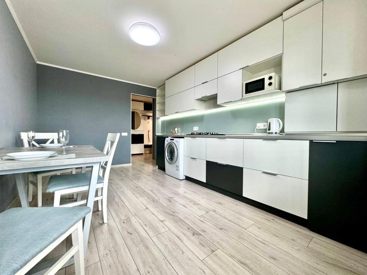 Apartpoltava Апартаменти Бізнес-Класу В Престижній Новобудові З Панорамним Балконом Центр ภายนอก รูปภาพ
